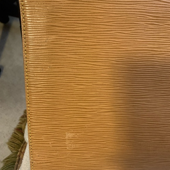 Louis Vuitton Epi Lena 32 Beige Clutch - Picture 11 of 16